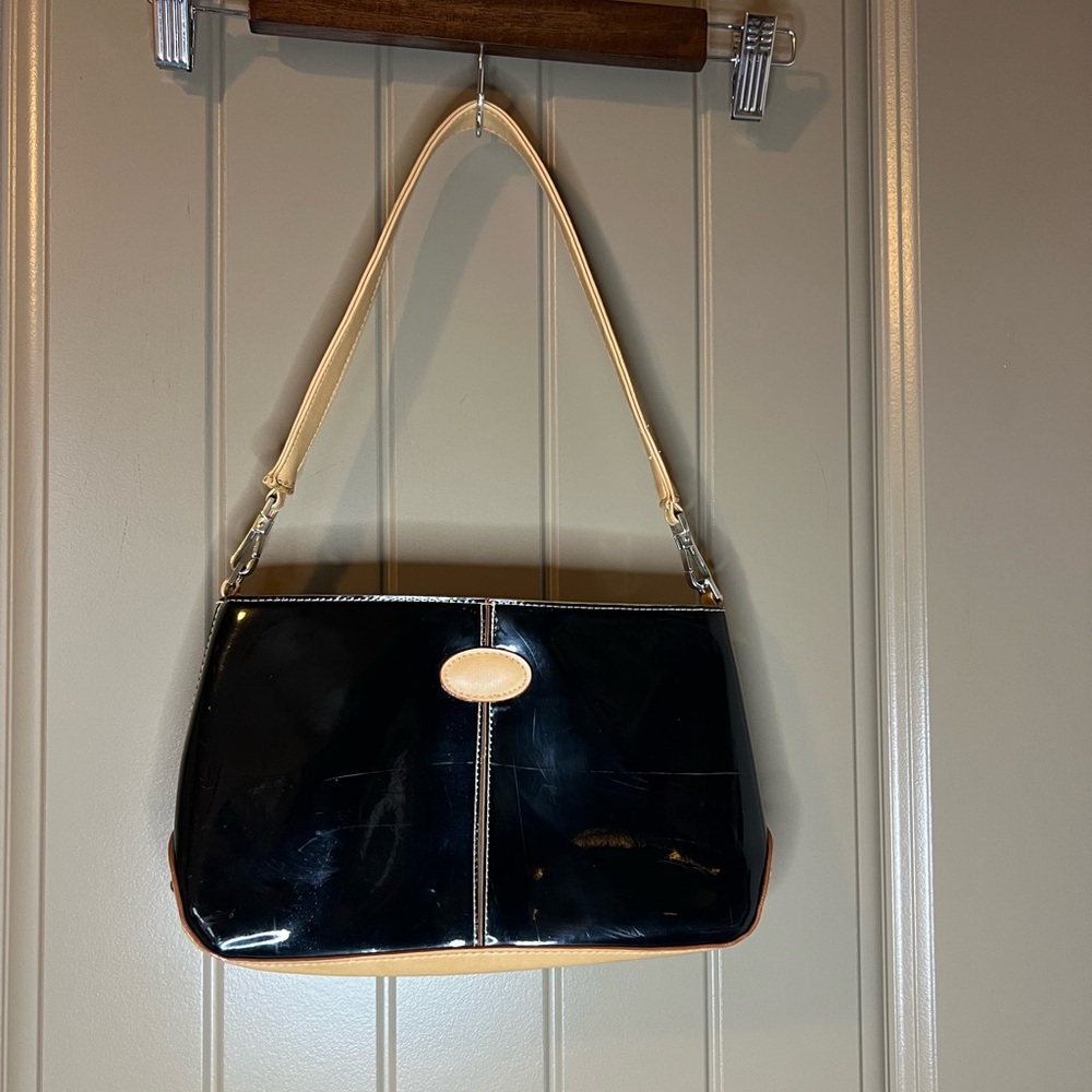 90’s/Y2K Giannini Glossy Black & Tan Patent Shoulder Purse